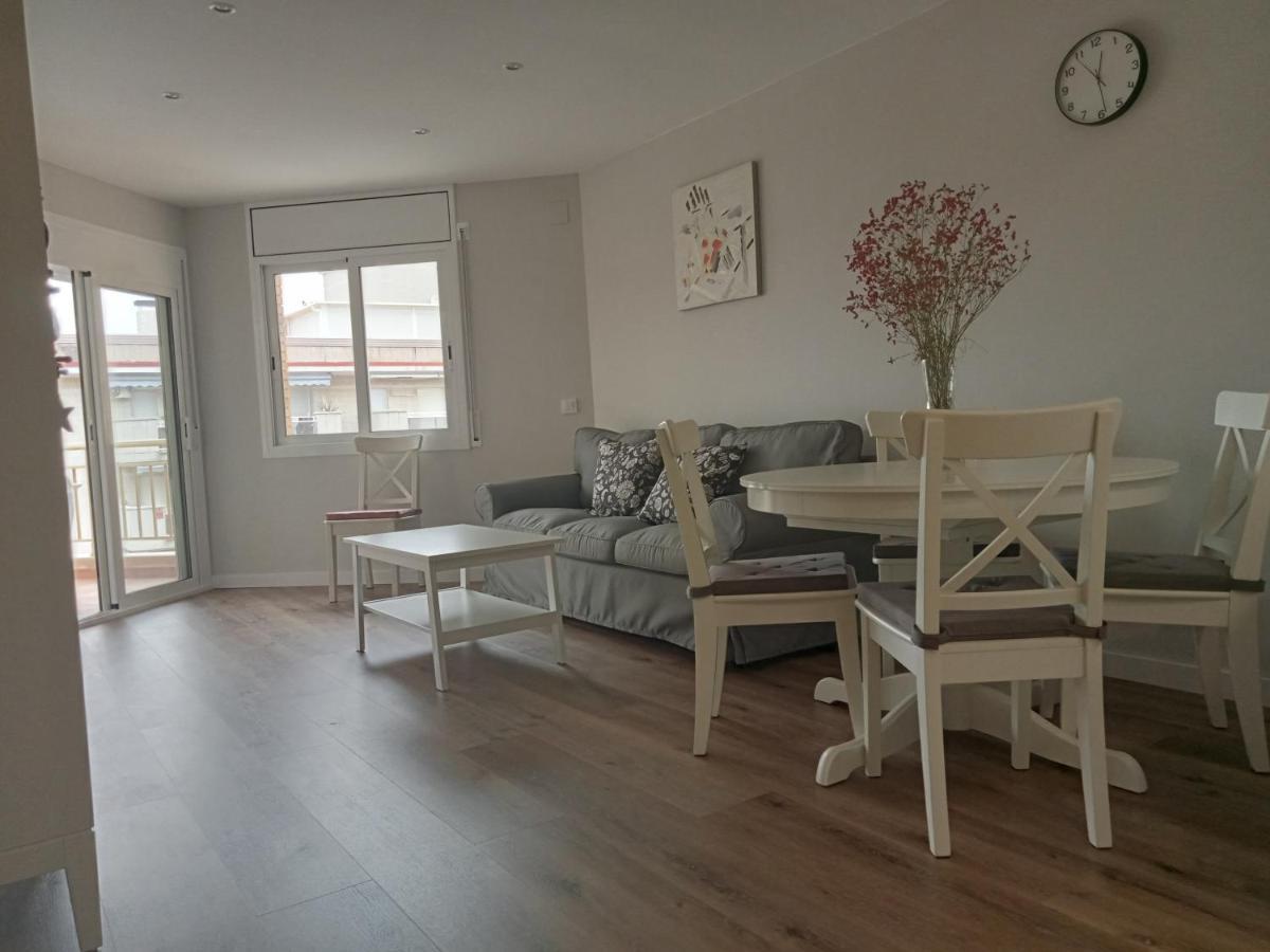 Seafront Apartment Pineda Beach لا بينيذا المظهر الخارجي الصورة