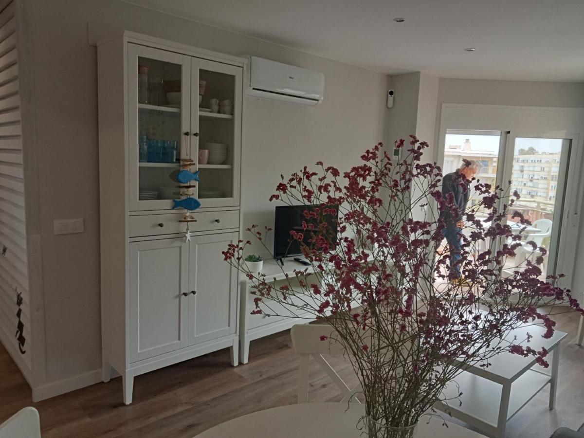 Seafront Apartment Pineda Beach لا بينيذا المظهر الخارجي الصورة